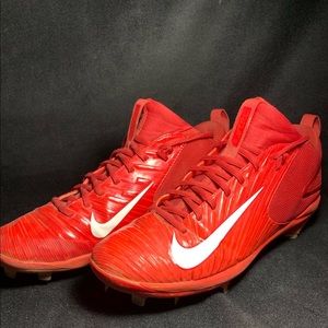 Trout 3 Red Metal Cleats